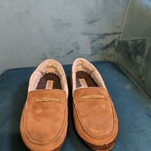 Olukai Slippers